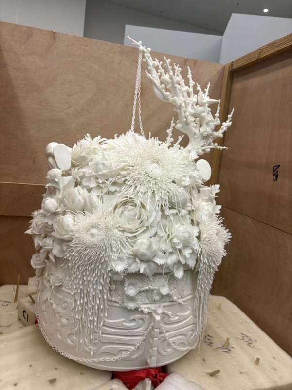 金投策略 “中国白·德化瓷大展”即将开幕 三件有故事的作品今天先亮相了