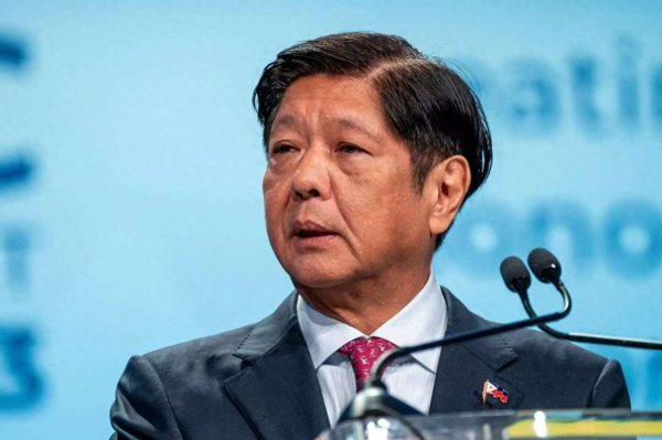 国华通配资 中国海警遭菲军举枪威胁? 中方发布现场记录, 6 分钟完成执法!